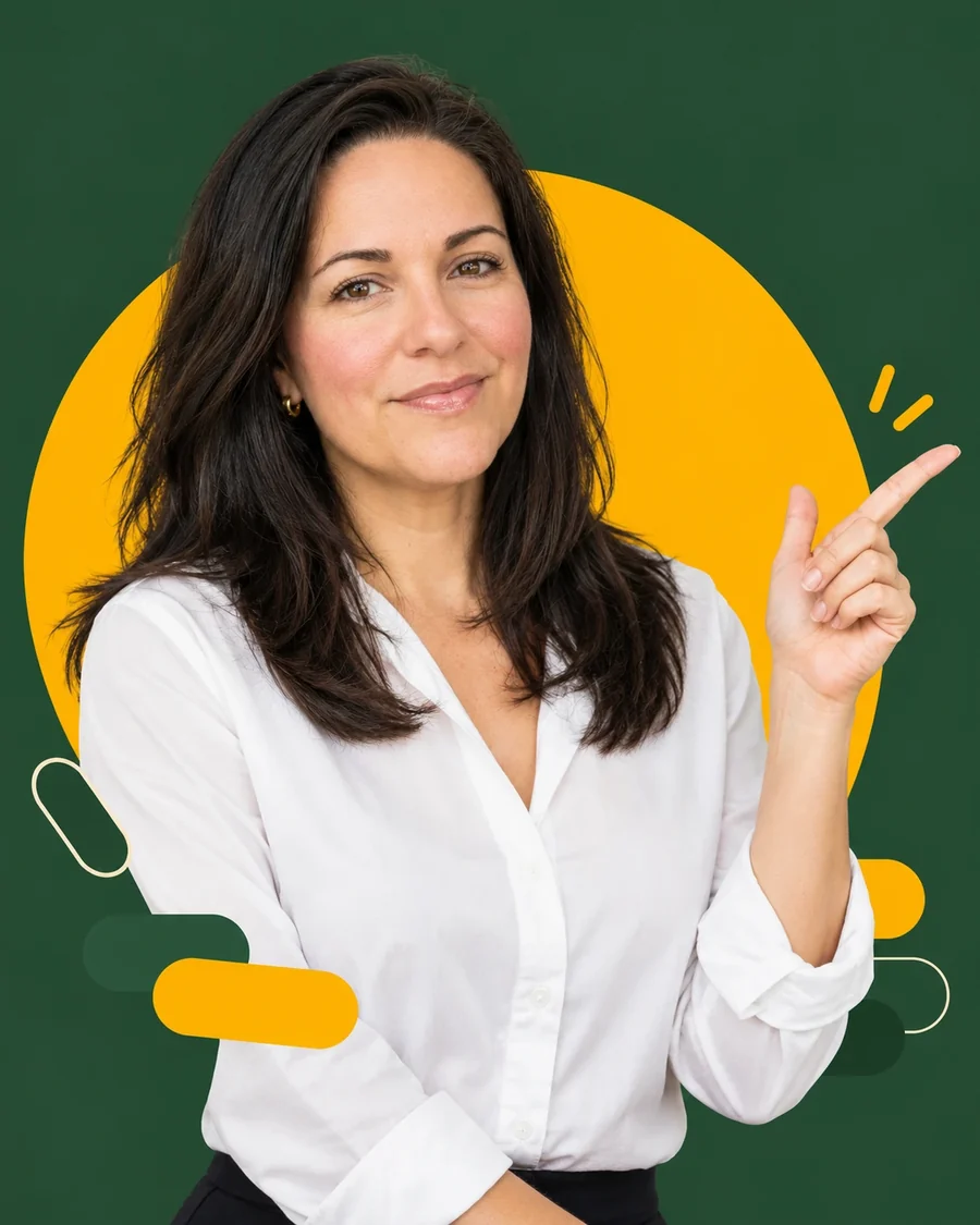 Angela Navarro señalando hacia el texto